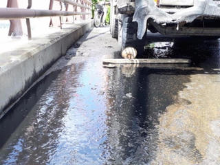 Cần Thơ: Xe tải cháy dữ dội trên cầu