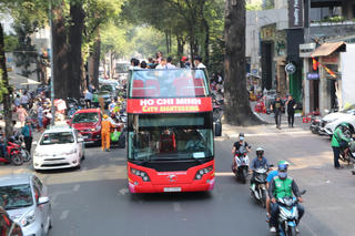 TP HCM khai trương xe buýt 2 tầng, tạm ngưng hoạt động tuyến xe buýt 54