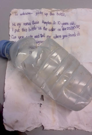 Thông điệp 20 năm trôi dạt vào bờ biển