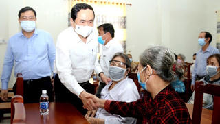 Đón Tết vui tươi, đầm ấm nhưng không được lơ là phòng chống dịch