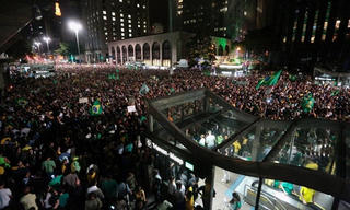 Đoạn ghi âm giữa Tổng thống Rousseff và ông Lula phát lộ: Brazil náo loạn