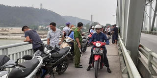 Nữ kế toán trường mầm non tự tử tại cầu Bến Thủy