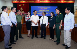 Chủ động đấu tranh chống các quan điểm sai trái