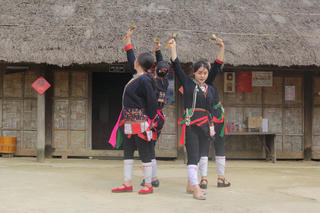 Những sắc màu dân tộc