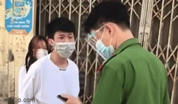 Bị chặn tại chốt vì ra ngoài không có giấy tờ, nam thiếu niên 'hổ báo', chửi bới xúc phạm Công an