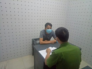 Ngụy trang thành xe chở rác để đánh cắp 4,2 tấn chì tinh luyện 