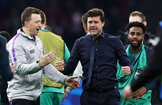 HLV Pochettino bật khóc sau màn ngược dòng khó tin của Tottenham