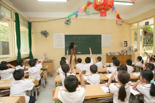 Triển khai chương trình GDPT mới: Sẵn sàng đội ngũ để không trống giáo viên