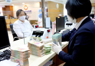 Nợ thuế tiếp tục gia tăng