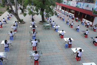 Trung thực ngoài sân trường