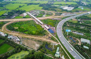 Dự án cao tốc Trung Lương - Mỹ Thuận: Cung cấp đá sai quy định, bị tuýt còi