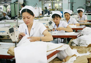 Triển khai chính sách đối với lao động nữ