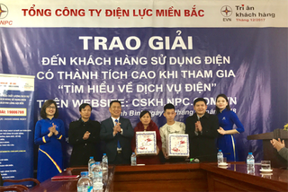 EVNNPC trao giải cuộc thi ‘Tìm hiểu về dịch vụ điện’