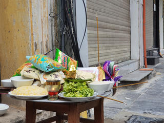 Người dân Hà Nội: 'Chưa năm nào rằm tháng 7 tối giản như năm nay'