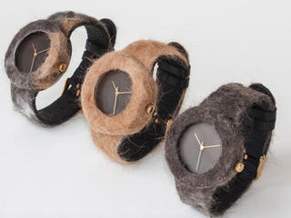 Kỳ lạ đồng hồ phủ lông thú cưng