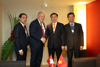 Phó Thủ tướng Vương Đình Huệ dự phiên khai mạc WEF 2018