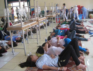 Mất vệ sinh rình rập bếp ăn tập thể