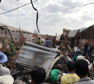 Cháy chợ ngày cận Tết, 2 vợ chồng tử vong