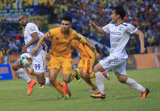 Vòng 11 V.League: Khúc cua quyết định