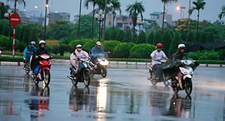Tây Nguyên và Nam Bộ mưa dông
