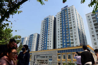 Chủ đầu tư bất ngờ chấm dứt hỗ trợ các hộ dân vụ cháy chung cư Carina