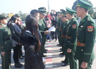 Tiếp nhận nạn nhân bị lừa bán sang Trung Quốc