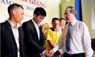 Chủ tịch Nguyễn Thiện Nhân dự lễ khai giảng năm học mới tại trường Đại học sư phạm Kỹ thuật Hưng Yên