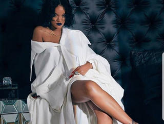 Rihanna chọn thiết kế 'Em Hoa' của Công Trí