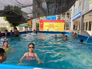 Đề án bể bơi trường học: Vẫn còn ngổn ngang