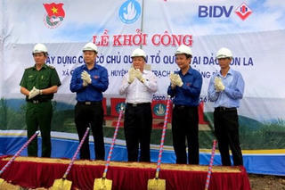 Xây dựng Cột cờ chủ quyền Tổ quốc trên đảo Hòn La