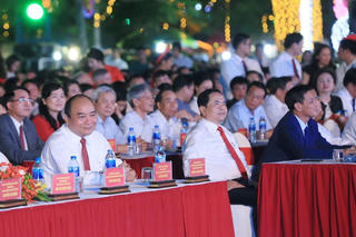 Chủ tịch Trần Thanh Mẫn dự khai mạc Lễ hội Hoa Phượng đỏ - Hải Phòng 2018