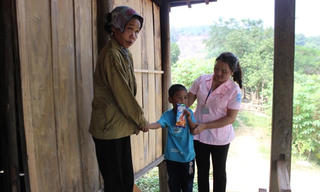 Cô giáo của bản