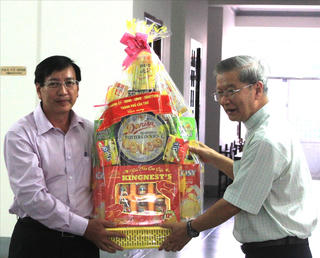 Lãnh đạo Cần Thơ thăm và chúc mừng Lễ Phục sinh