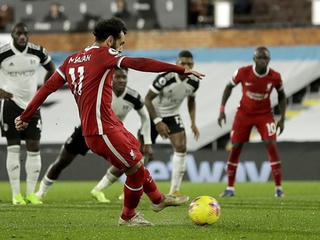 Premier League: Liverpool lỡ cơ hội chiếm ngôi đầu của Tottenham