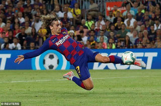 Barcelona 5-2 Betis: Cú đúp của Griezmann