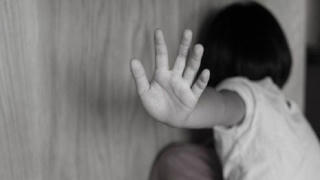 Nghệ An: Xâm hại 2 cháu bé hàng xóm, cụ ông 70 tuổi ra đầu thú