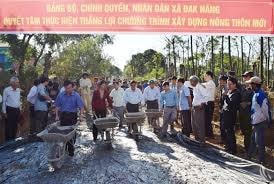 Kon Tum: Đồng loạt ra quân làm đường giao thông nông thôn mới