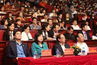Tư vấn, đối thoại chính sách BHXH, BHYT cho 1.000 người lao động