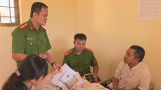 ‘Cung đường’ bại lộ của thanh tra Sở Nội vụ nhận hối lộ