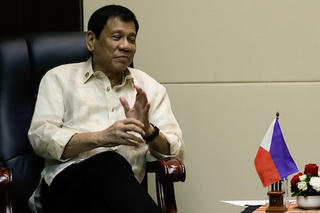 Vì sao Tổng thống Philippines xua đuổi đặc nhiệm Mỹ?
