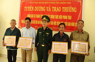 Quảng Nam: Khen thưởng tập thể, cá nhân trong vụ 26 bánh heroin dạt vào bờ biển
