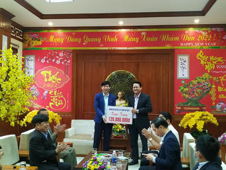 TP Tam Kỳ hỗ trợ hộ nghèo huyện Nam Giang nhân dịp Tết Nhâm Dần