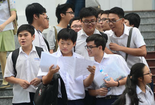 Gian lận thi cử: Cần xử lý nghiêm phụ huynh 'mua điểm' cho con