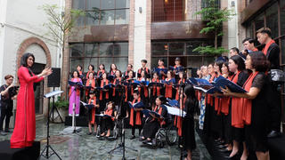 Lan toả nghệ thuật hàn lâm