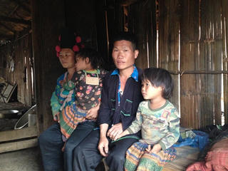 Nhà đông con, luẩn quẩn đói nghèo