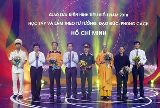 Những tấm gương tiêu biểu học tập và làm theo tấm gương đạo đức của Bác