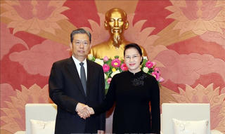 Chủ tịch Quốc hội tiếp Bí thư Ủy ban Kiểm tra Kỷ luật Trung ương Đảng Cộng sản Trung Quốc