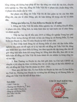 Đề nghị cách chức chủ tịch xã do sử dụng bằng không hợp pháp