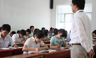Tổ chức thi cử