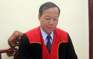 Bảo vệ công lý, xử án cứu người